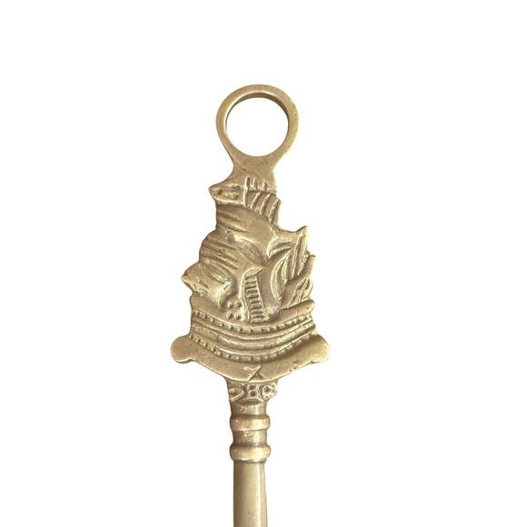 Vintage Solid Brass Roman Soldier Shoe Horn – Decorative Wall Hanger - Picture 3 of 4